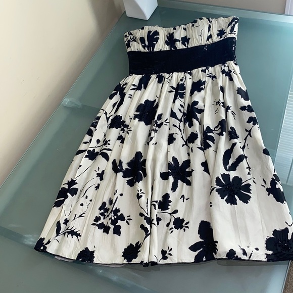 Like New SILK Beaded Dress Wedding Guest Dress by Lyndia Procanik  MSRP $398 - Picture 1 of 9